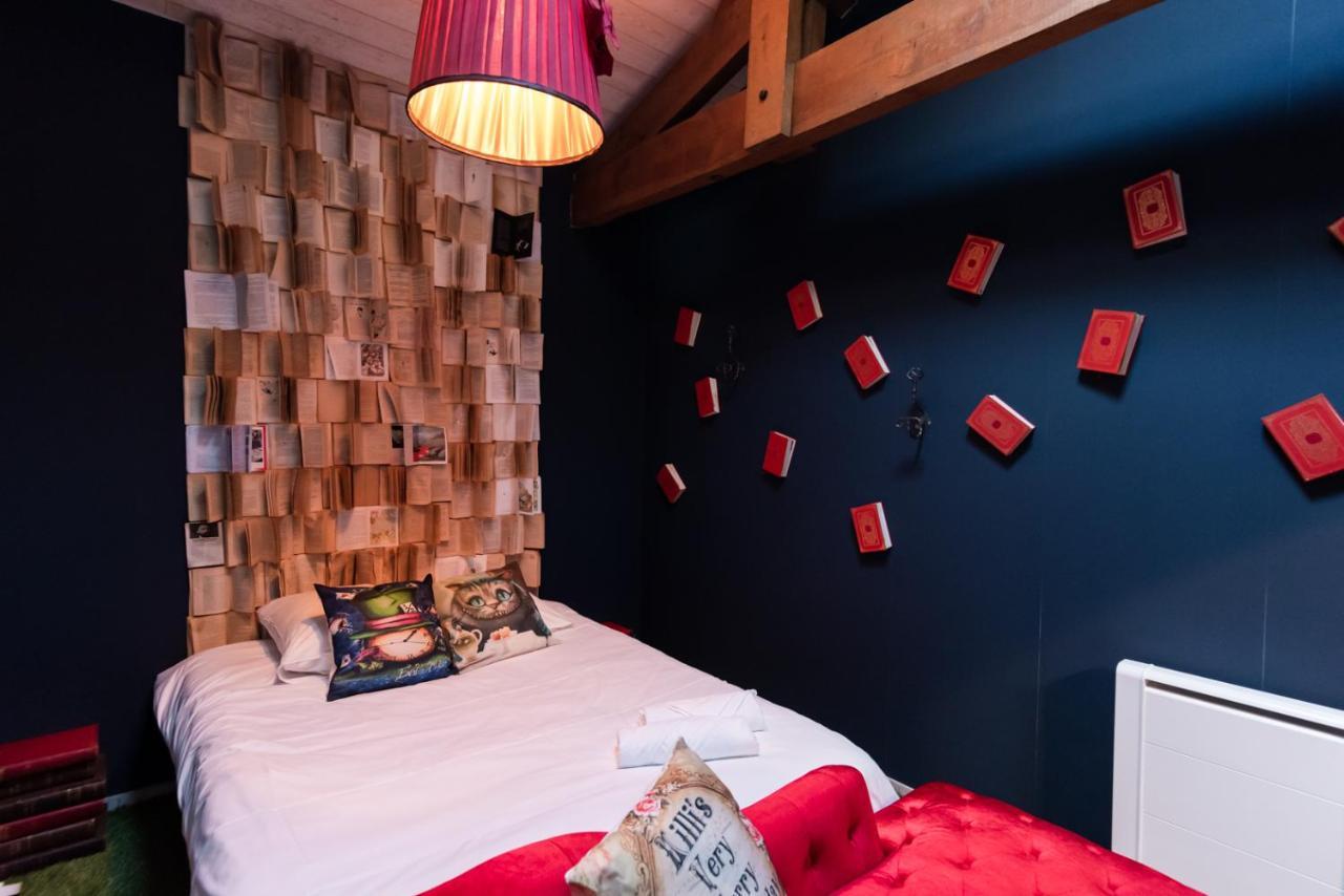 Insolite Alice In Wonderland Gujan-Mestras Extérieur photo