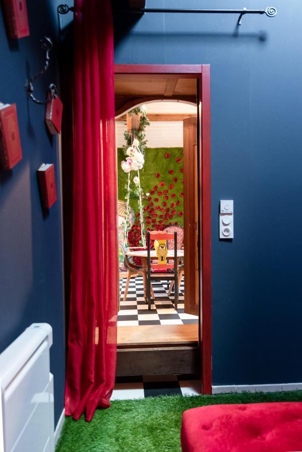 Insolite Alice In Wonderland Gujan-Mestras Extérieur photo