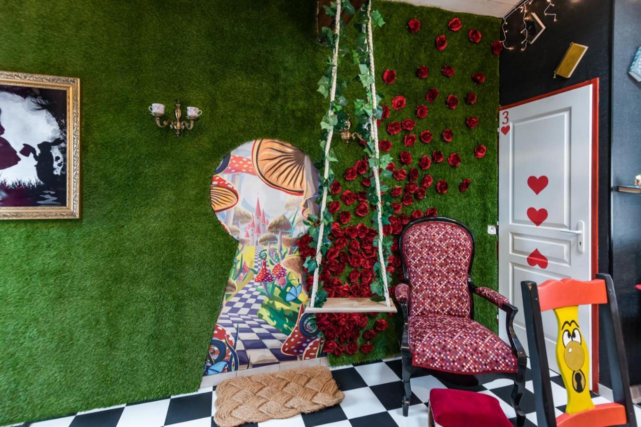 Insolite Alice In Wonderland Gujan-Mestras Extérieur photo