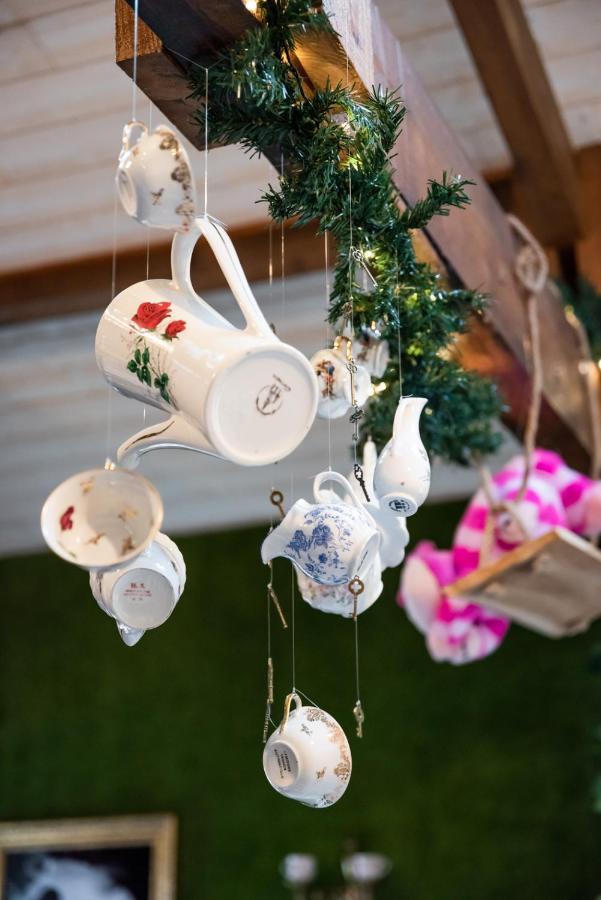 Insolite Alice In Wonderland Gujan-Mestras Extérieur photo